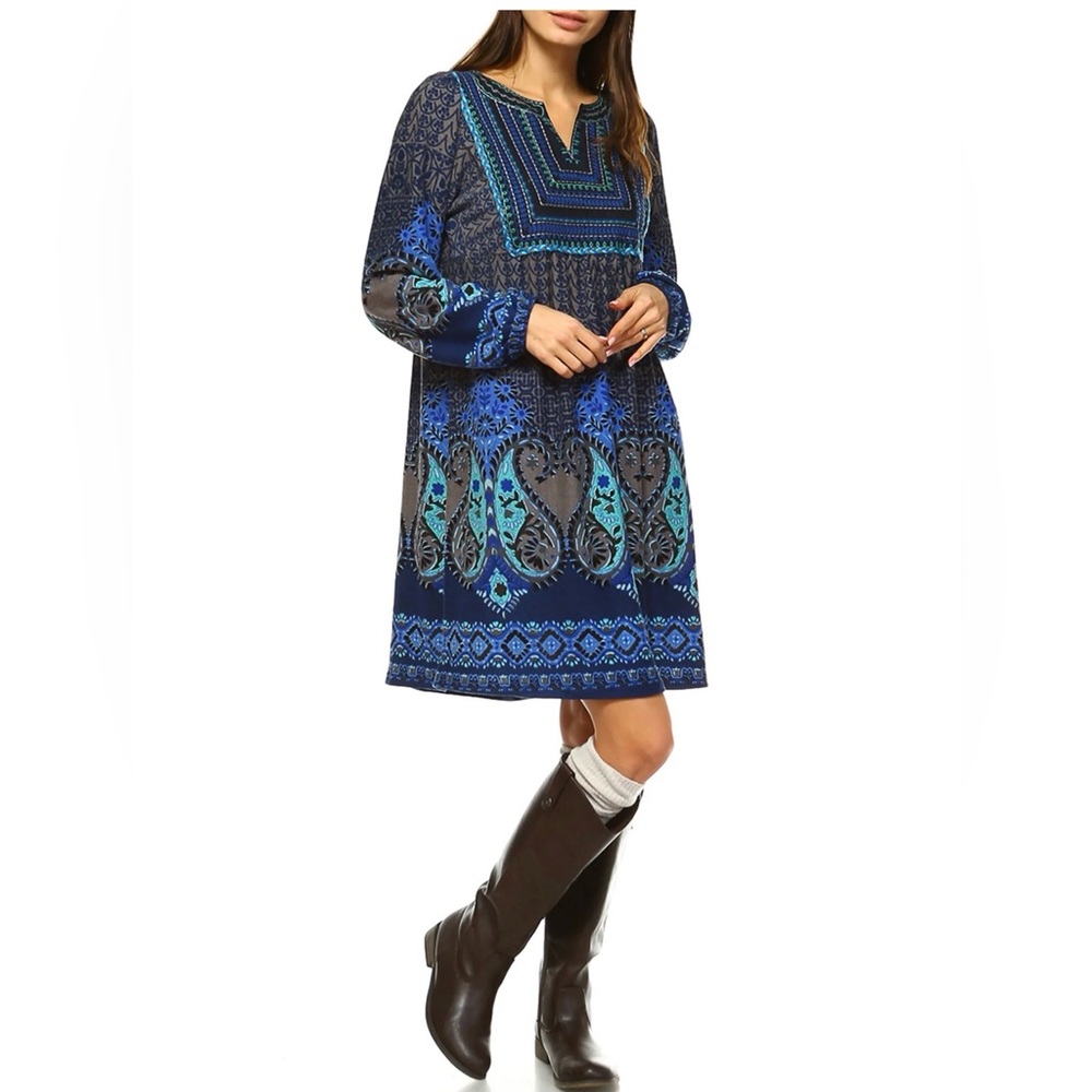 White Mark Women's Plus Size Phebe Embroidered Sweater Dress